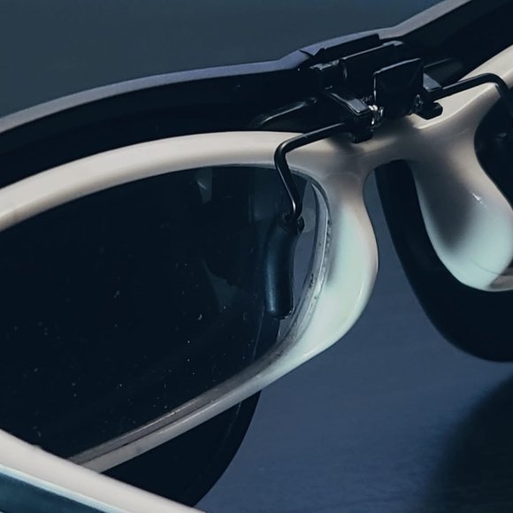 Brand New Sunglasses Flip Up Polarized Clip On - Picture 3 of 8